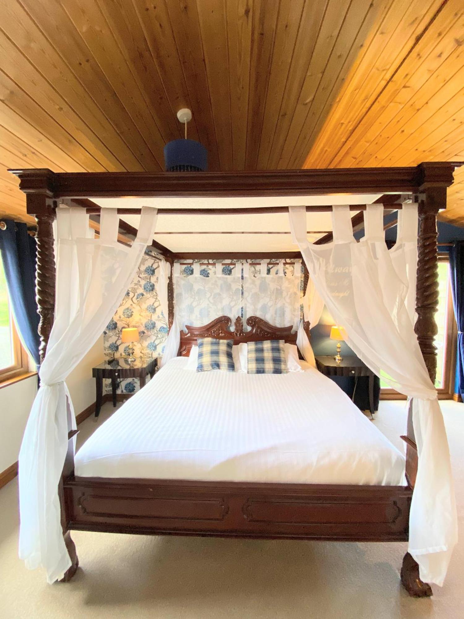 Lomond 5 With Private Hot Tub - Fife - Loch Leven - Lomond Hills - Pet Friendly Villa Kelty Eksteriør bilde