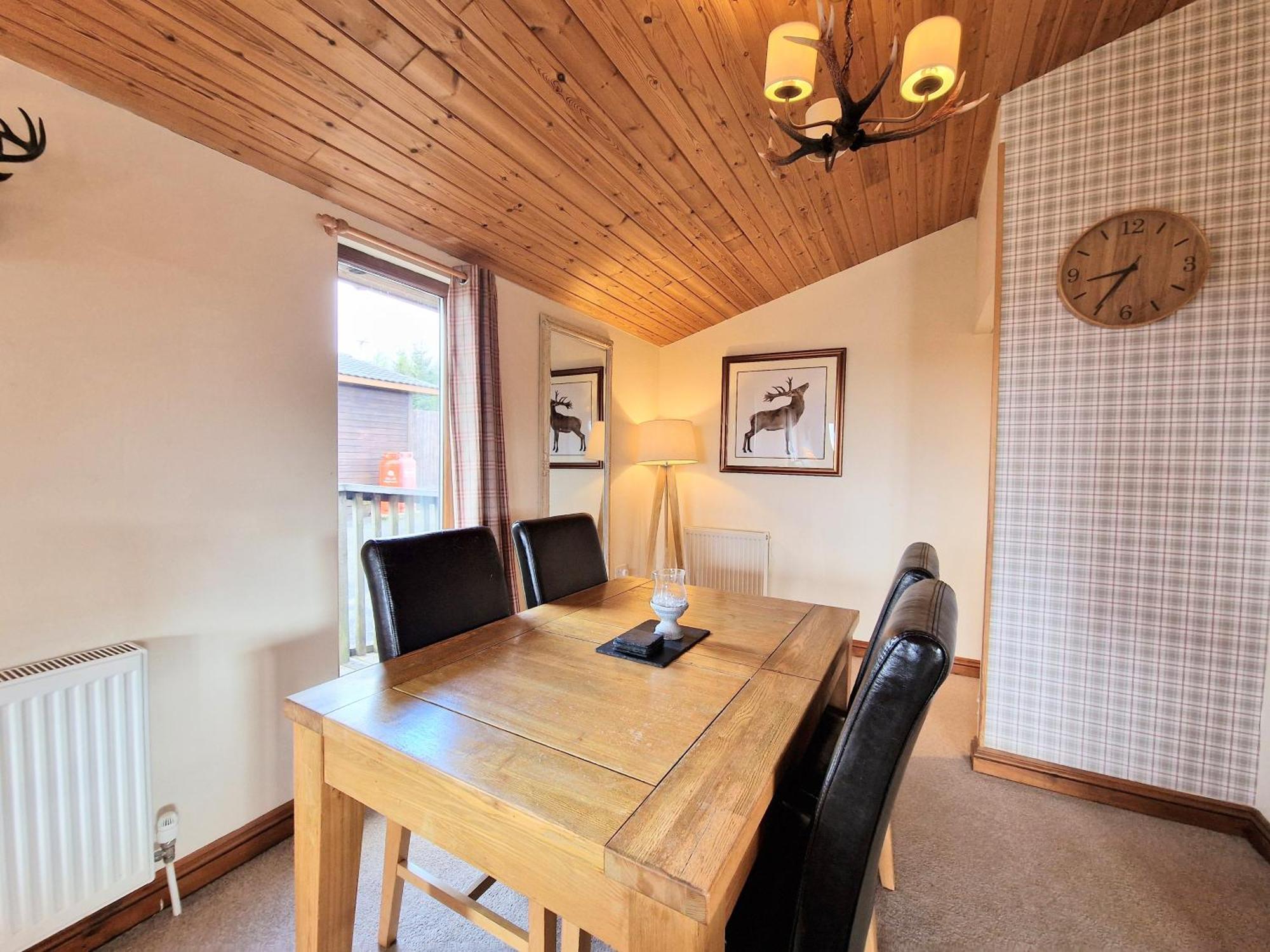 Lomond 5 With Private Hot Tub - Fife - Loch Leven - Lomond Hills - Pet Friendly Villa Kelty Eksteriør bilde
