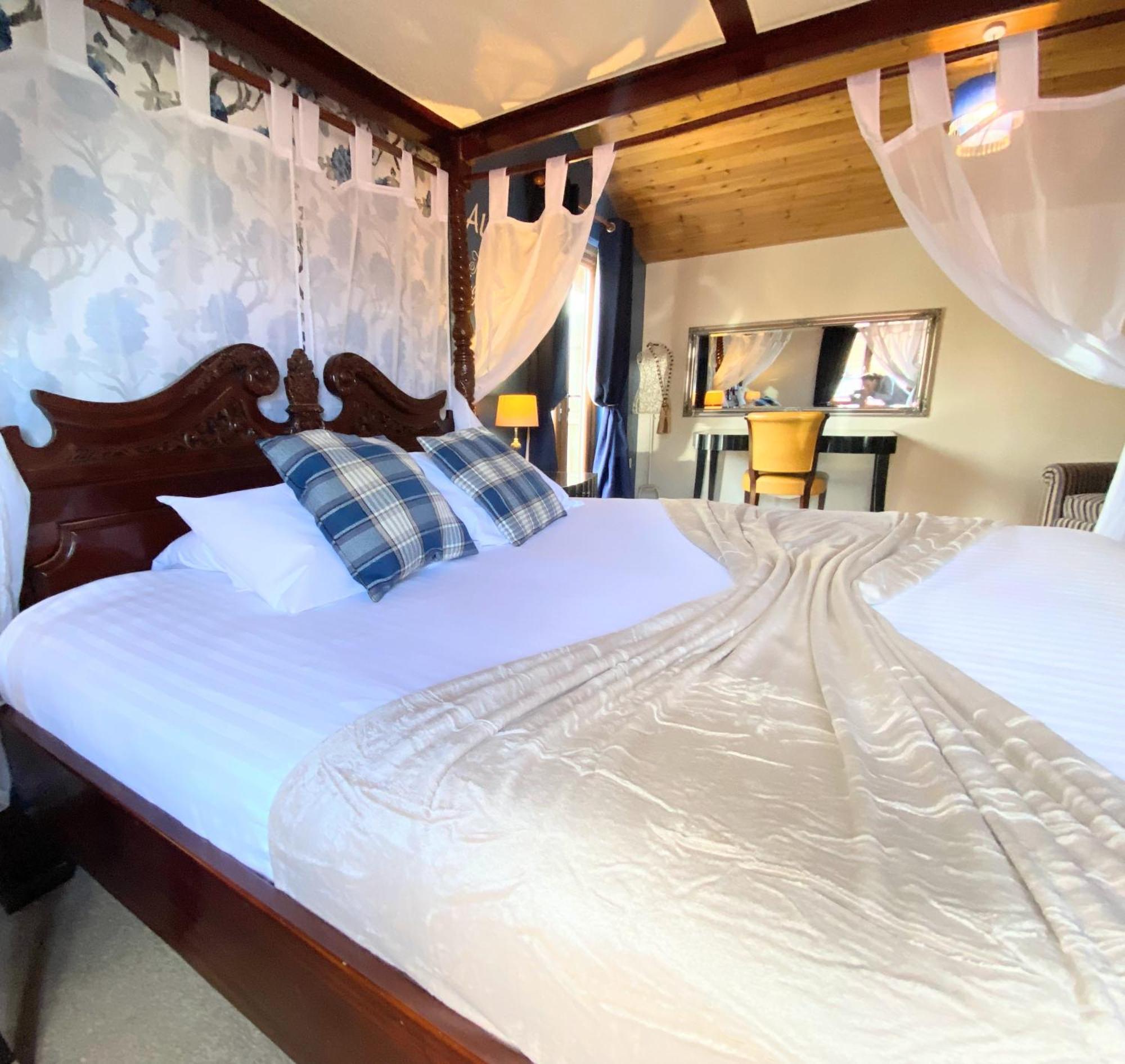 Lomond 5 With Private Hot Tub - Fife - Loch Leven - Lomond Hills - Pet Friendly Villa Kelty Eksteriør bilde